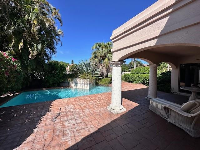 548 N Deer Creek Via Genova