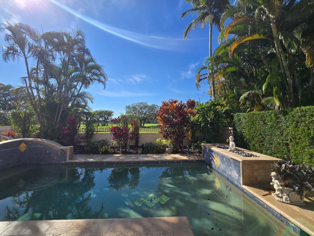 548 N Deer Creek Via Genova