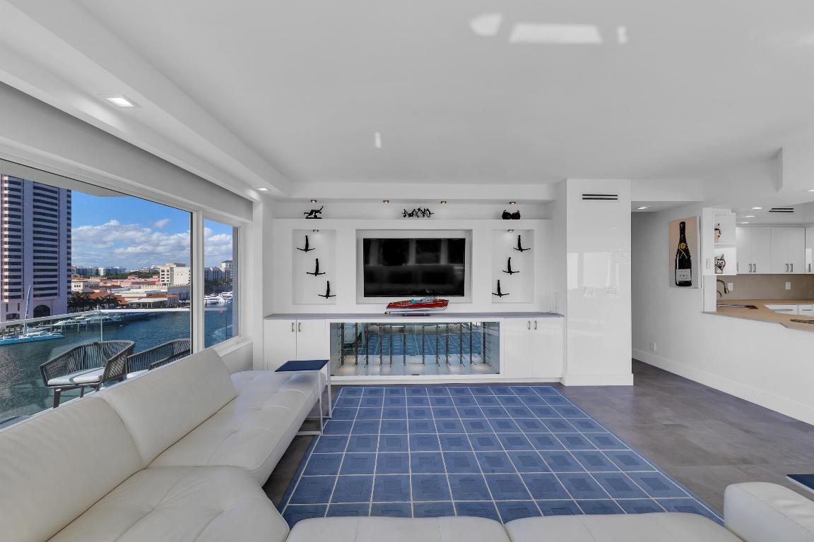 701 E Camino Real 9f