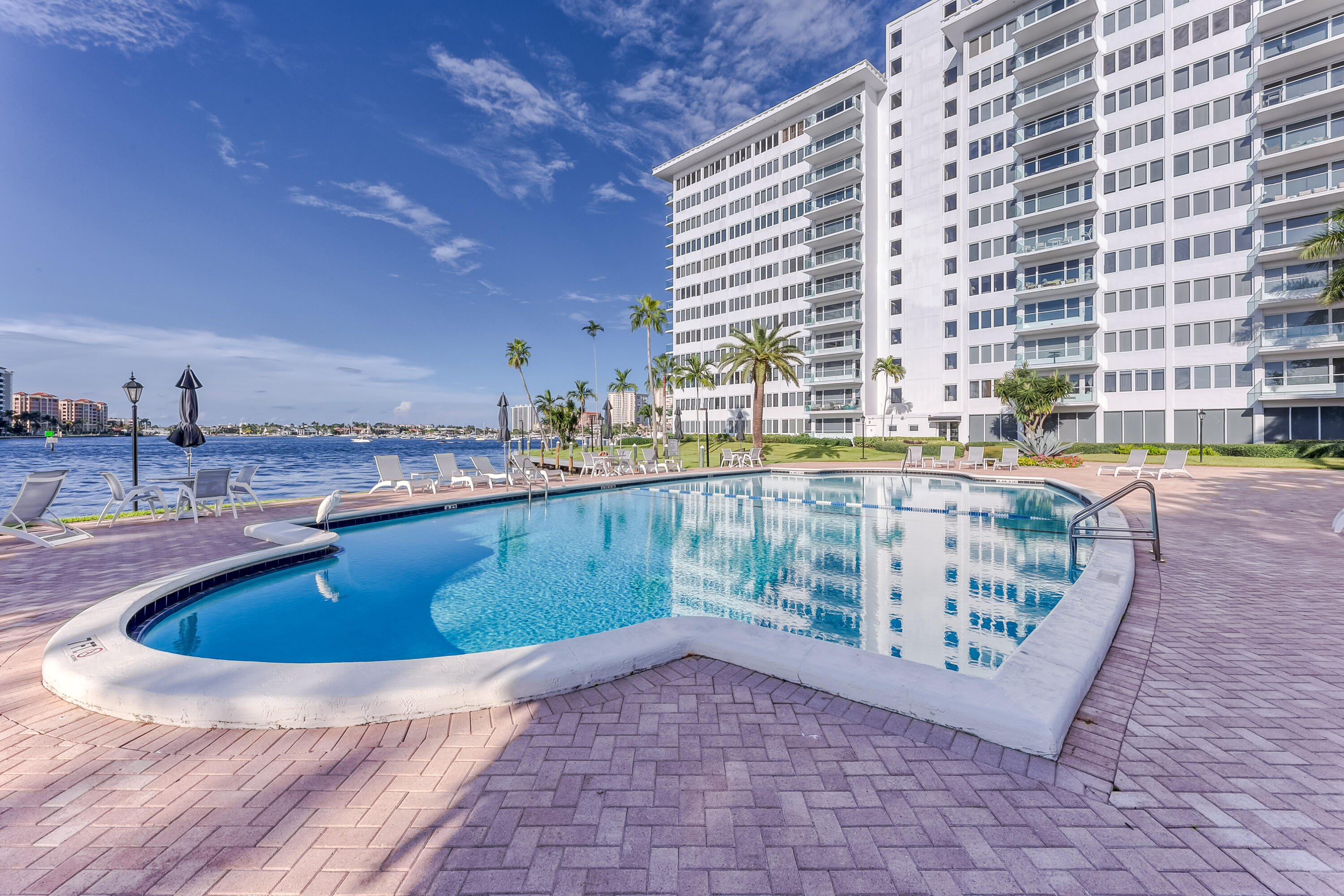 701 E Camino Real 9f