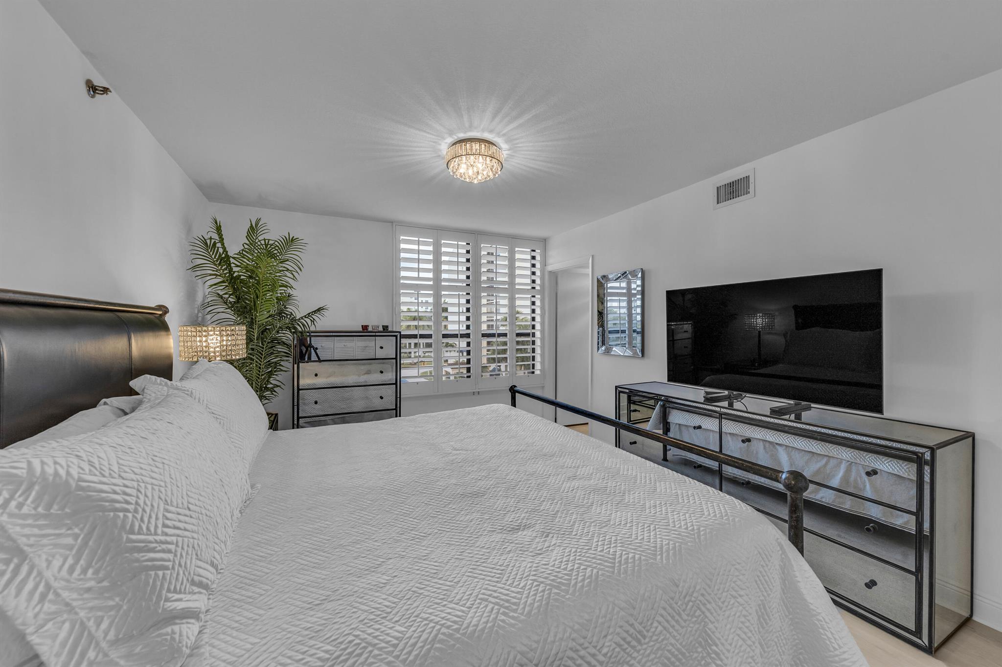 7572 Regency Lake Drive 402