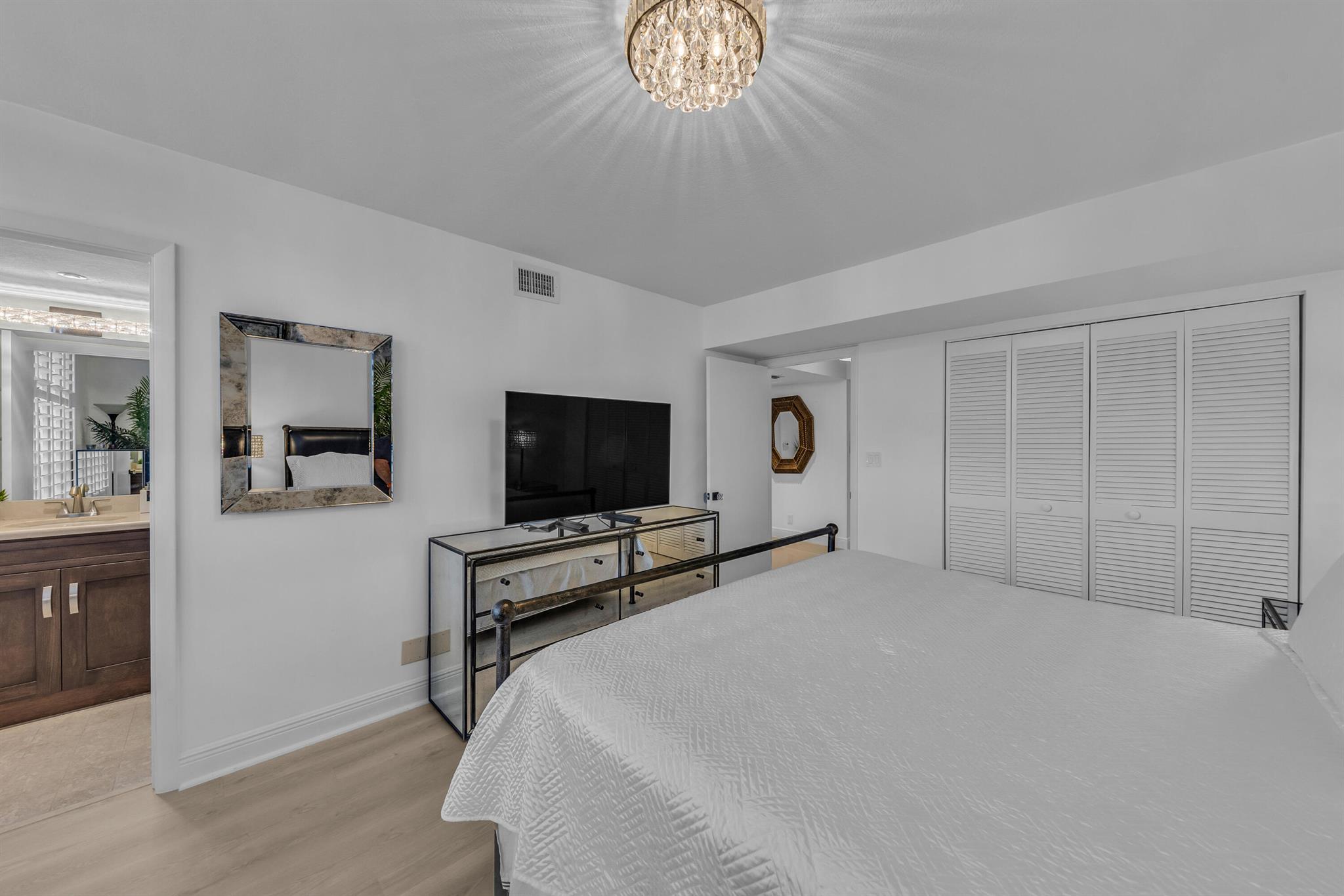 7572 Regency Lake Drive 402