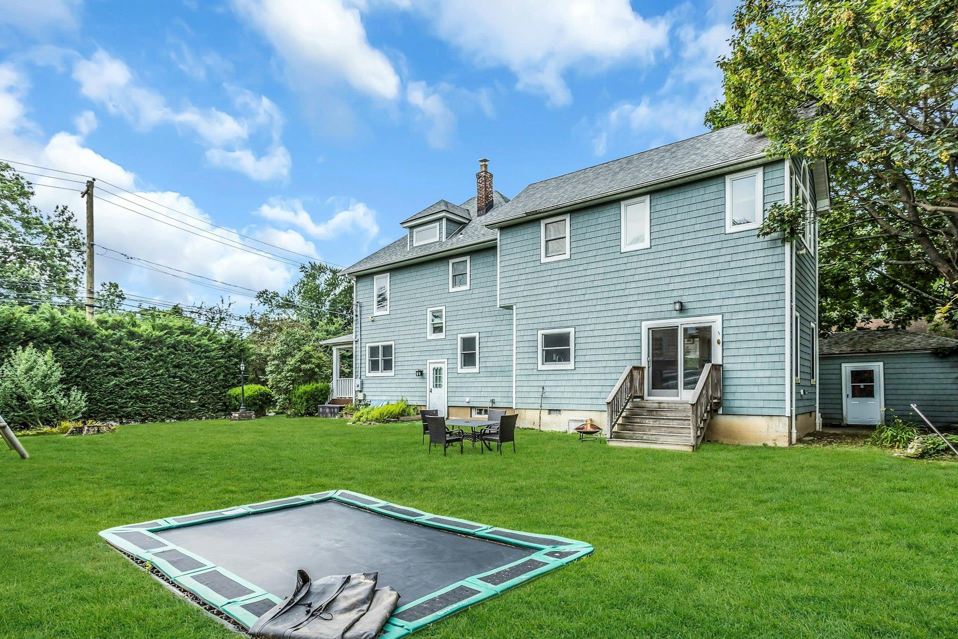 7 Bogart Avenue