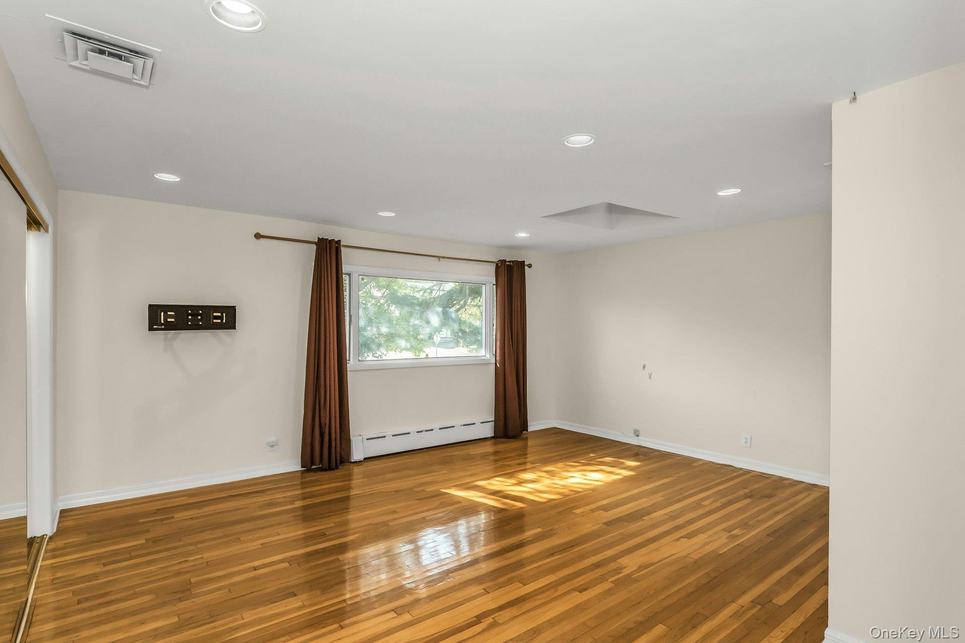 260 Oakridge Lane