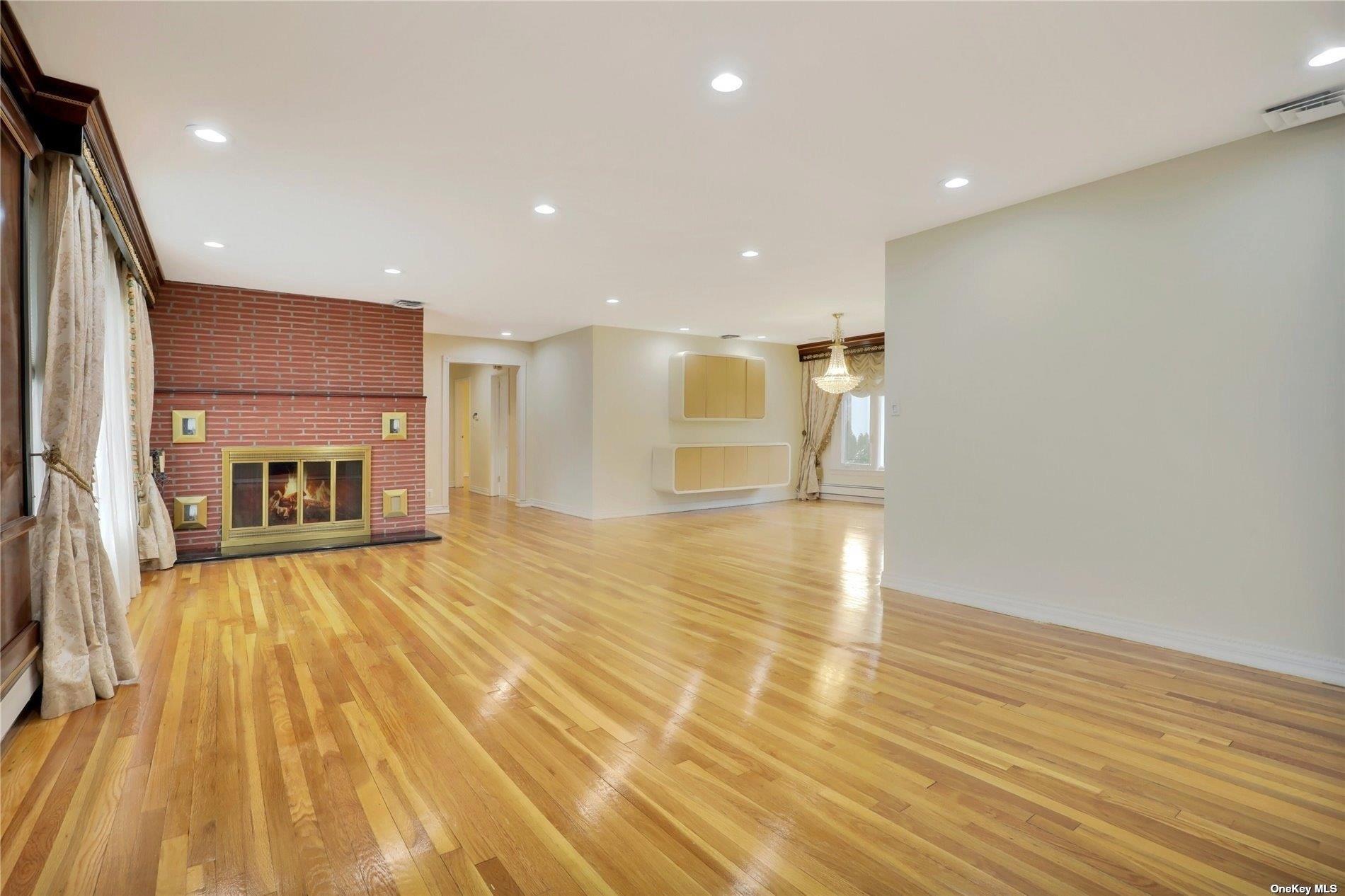 260 Oakridge Lane