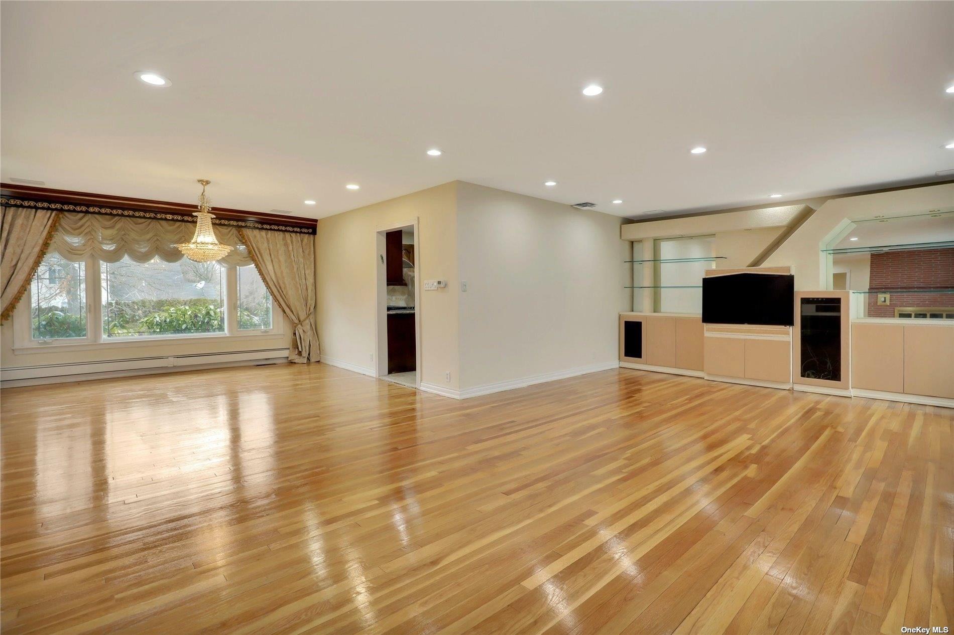 260 Oakridge Lane