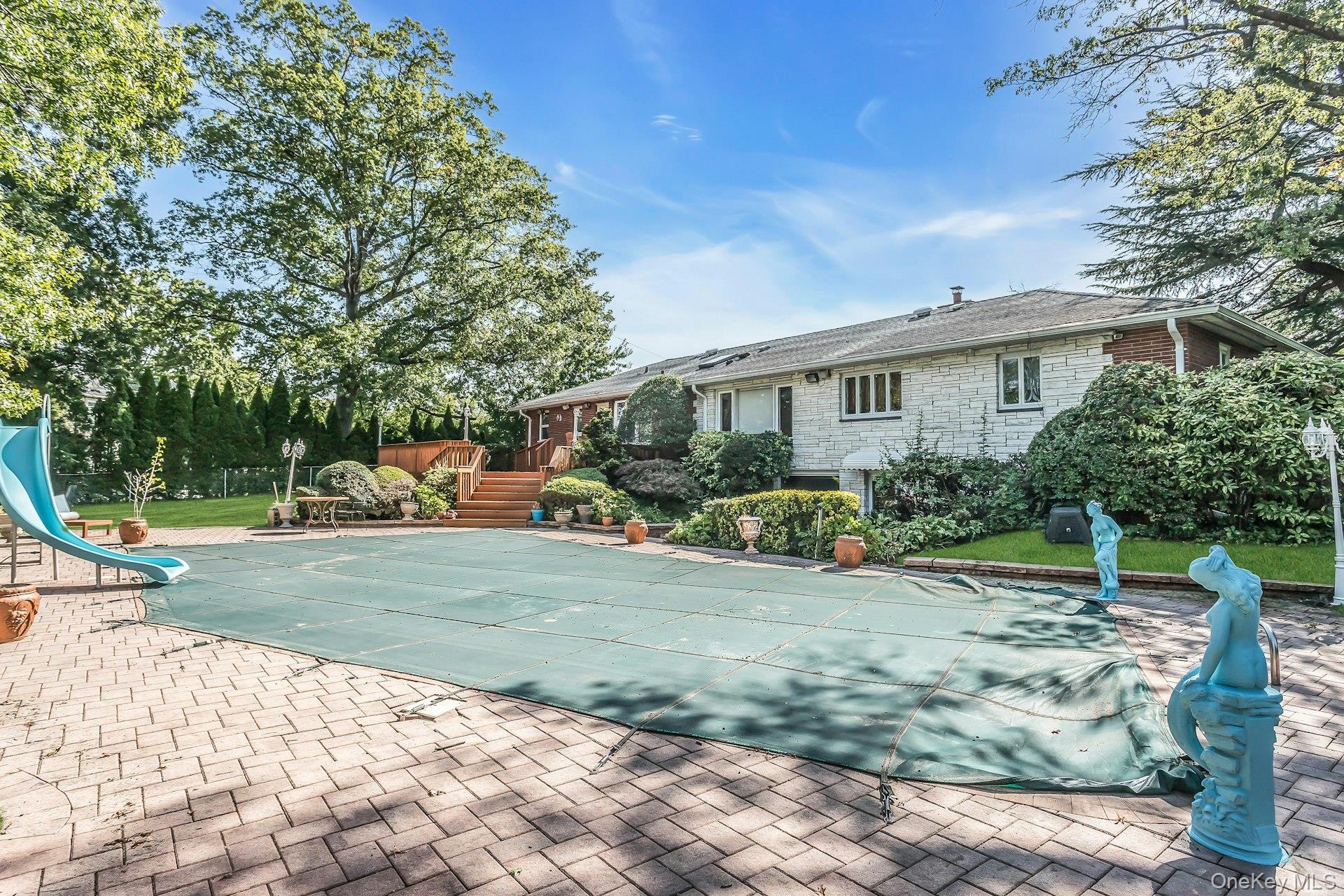 260 Oakridge Lane