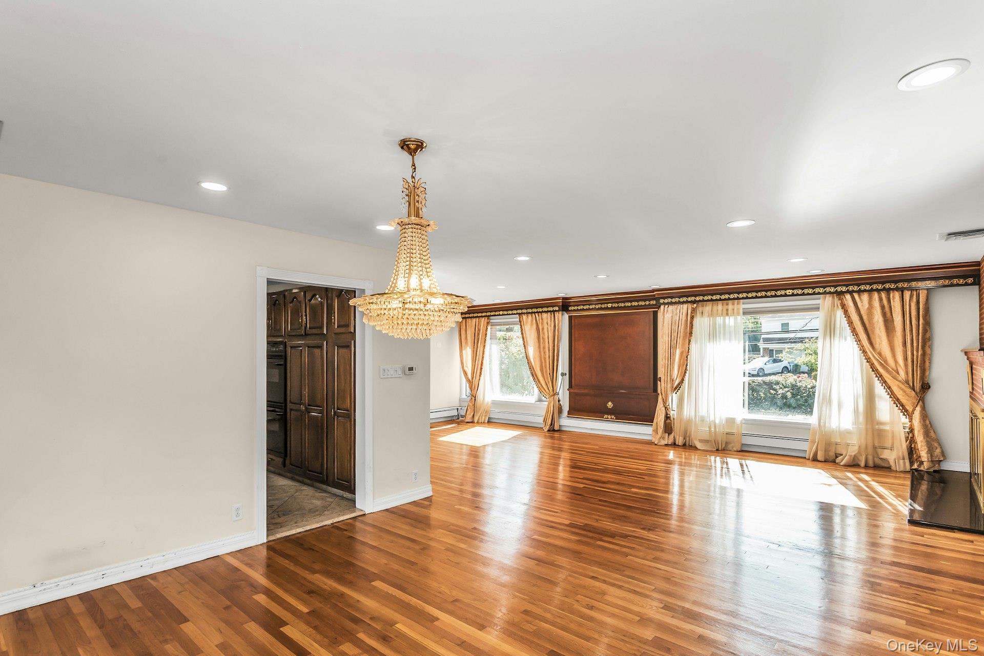 260 Oakridge Lane