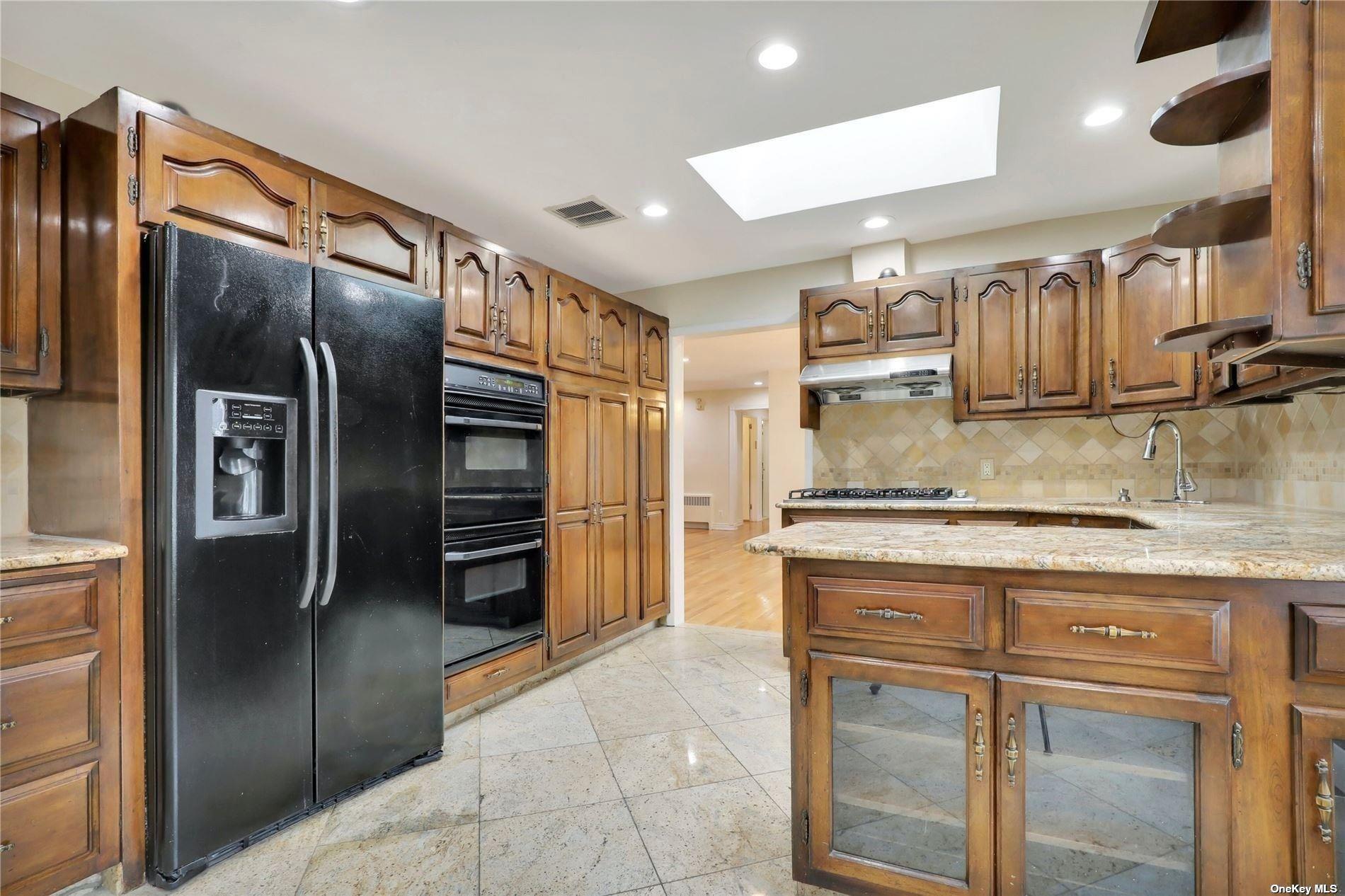 260 Oakridge Lane