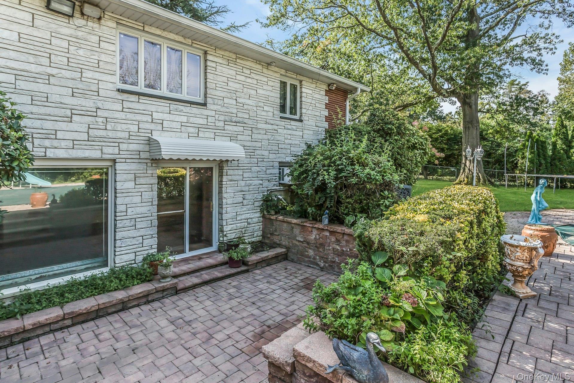 260 Oakridge Lane