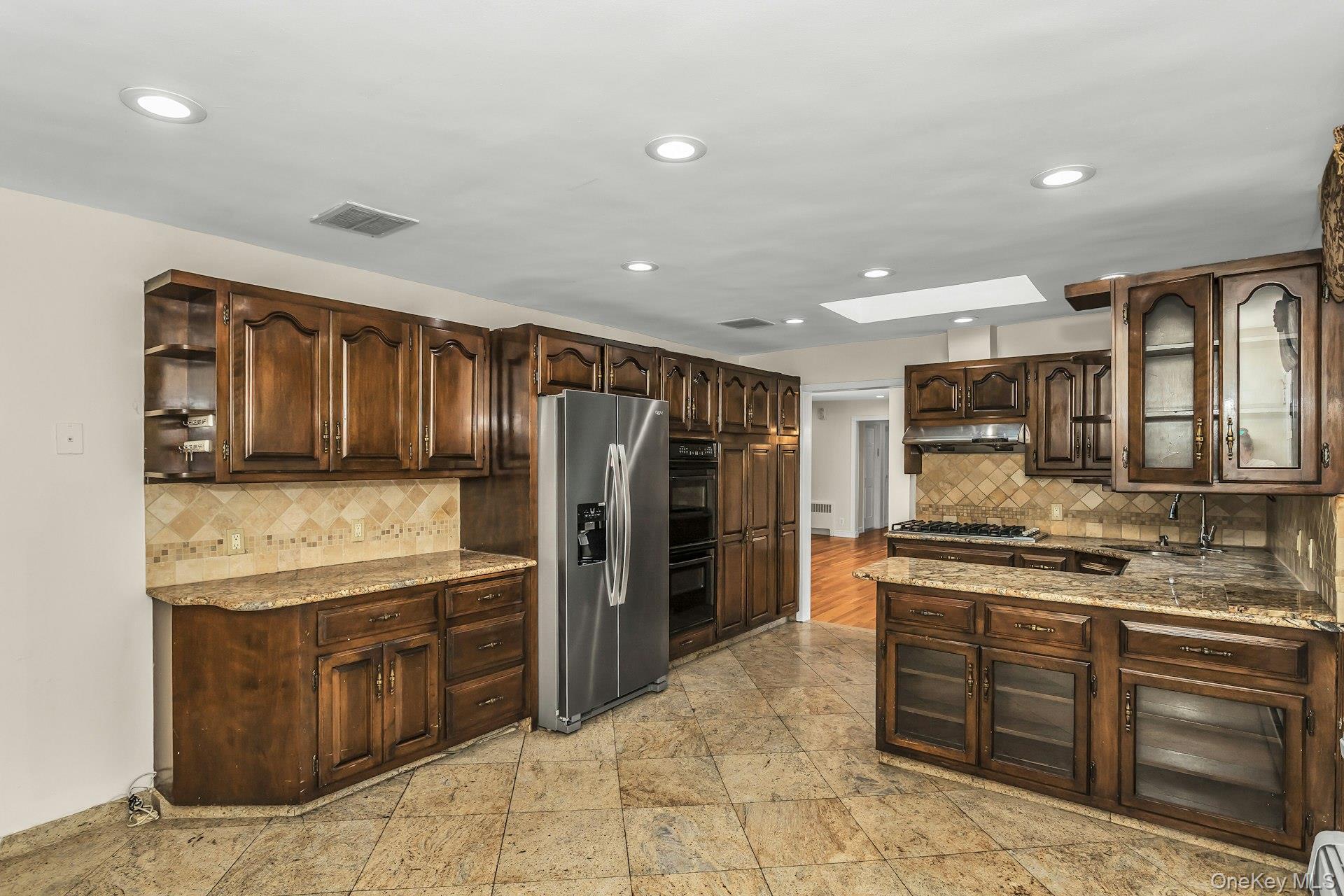 260 Oakridge Lane