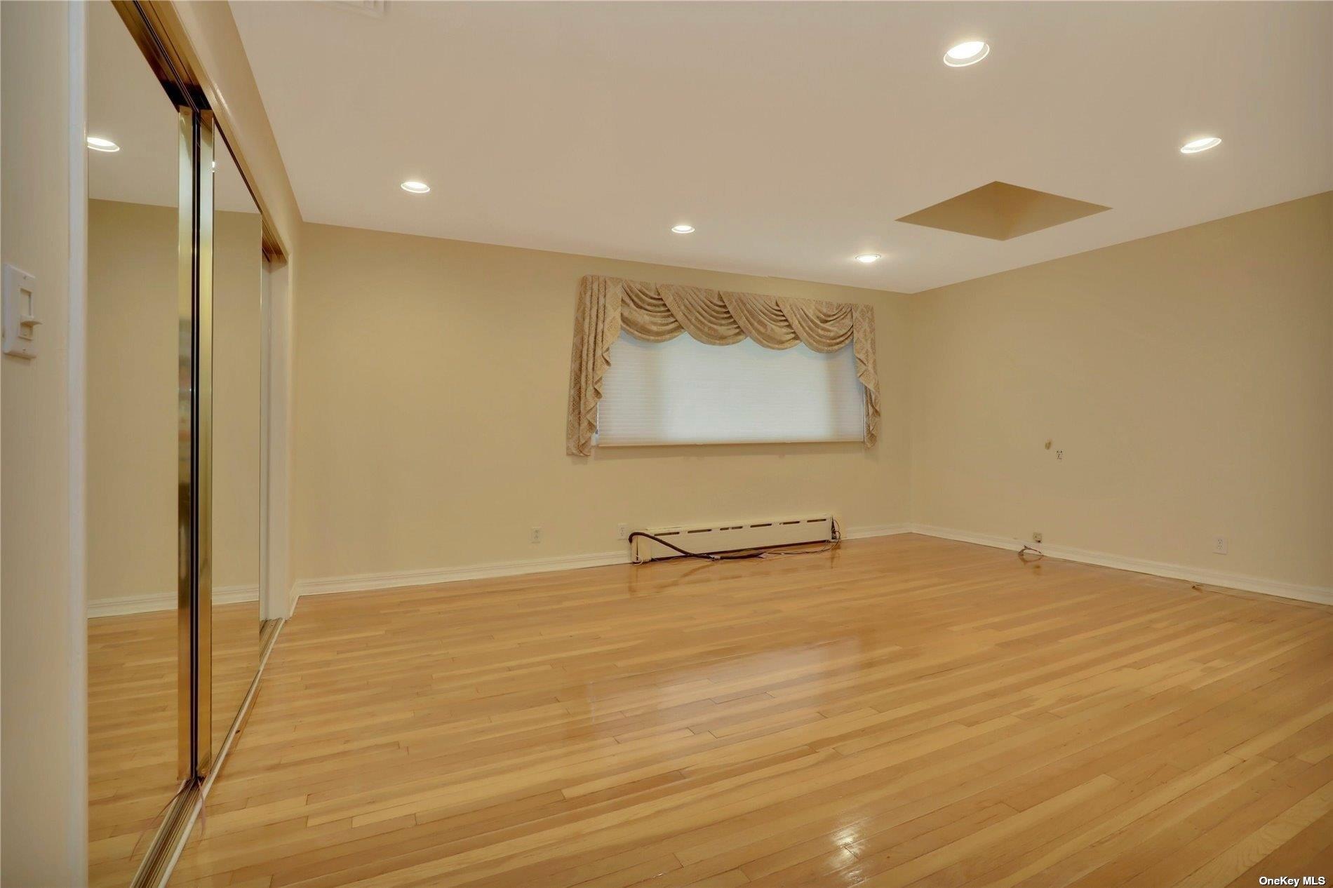 260 Oakridge Lane