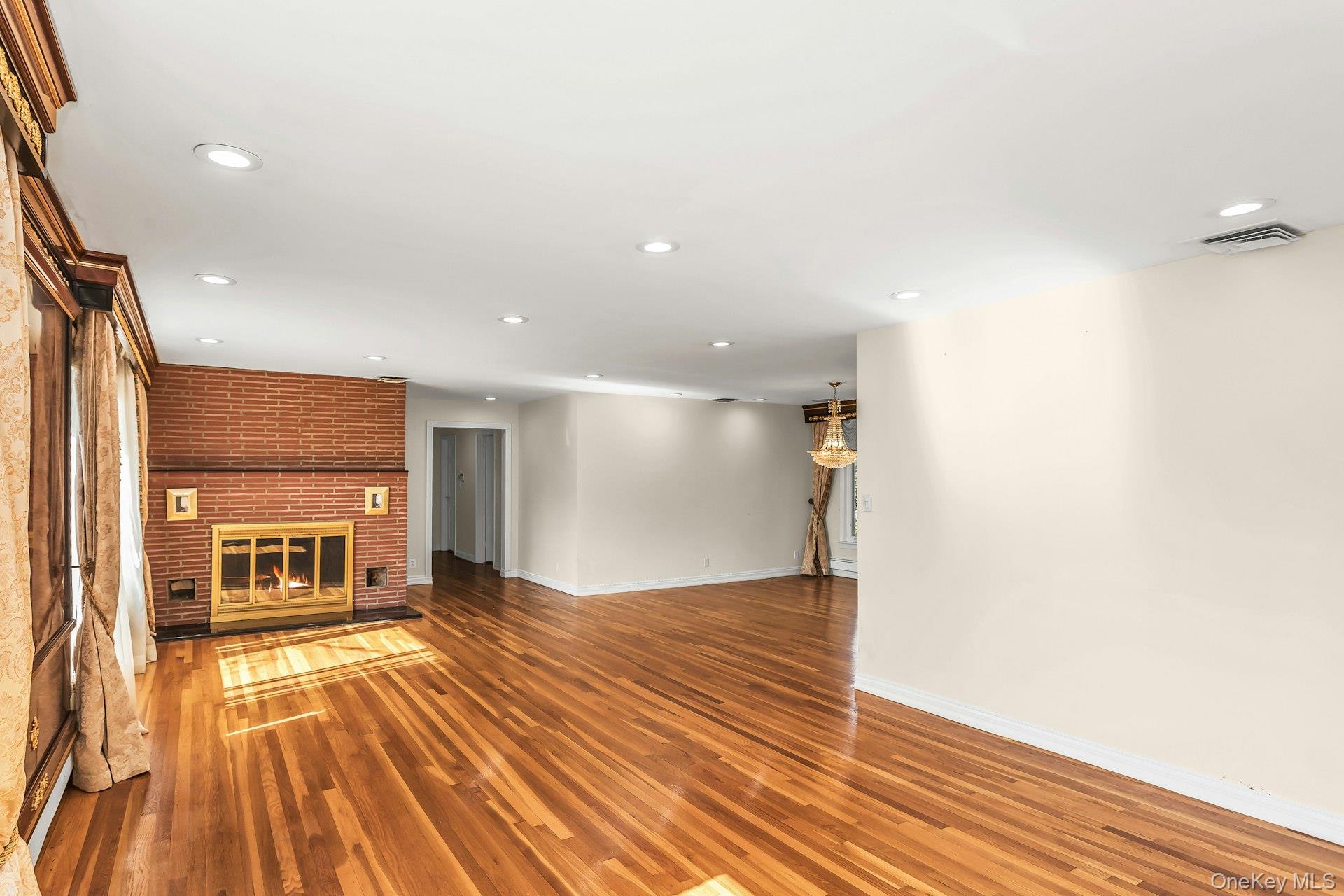 260 Oakridge Lane