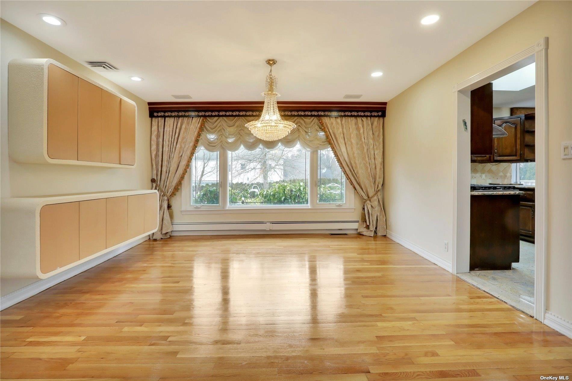 260 Oakridge Lane