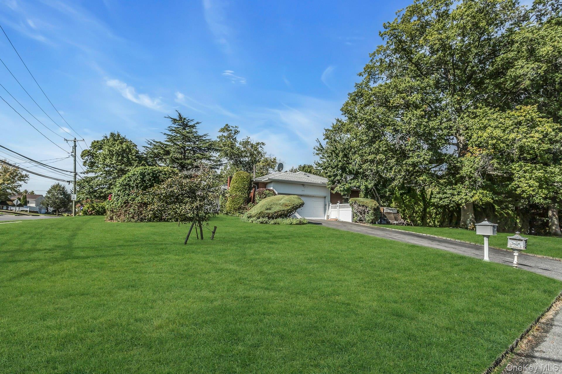 260 Oakridge Lane