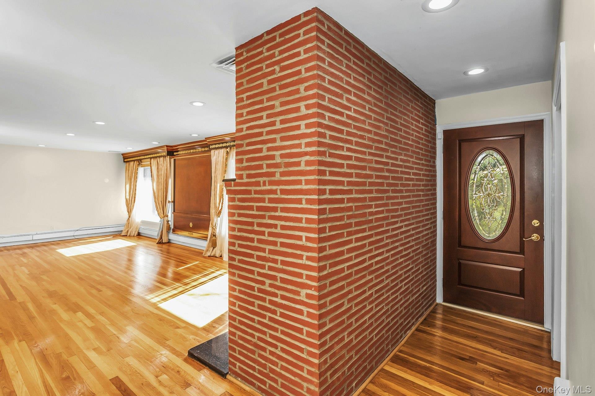 260 Oakridge Lane