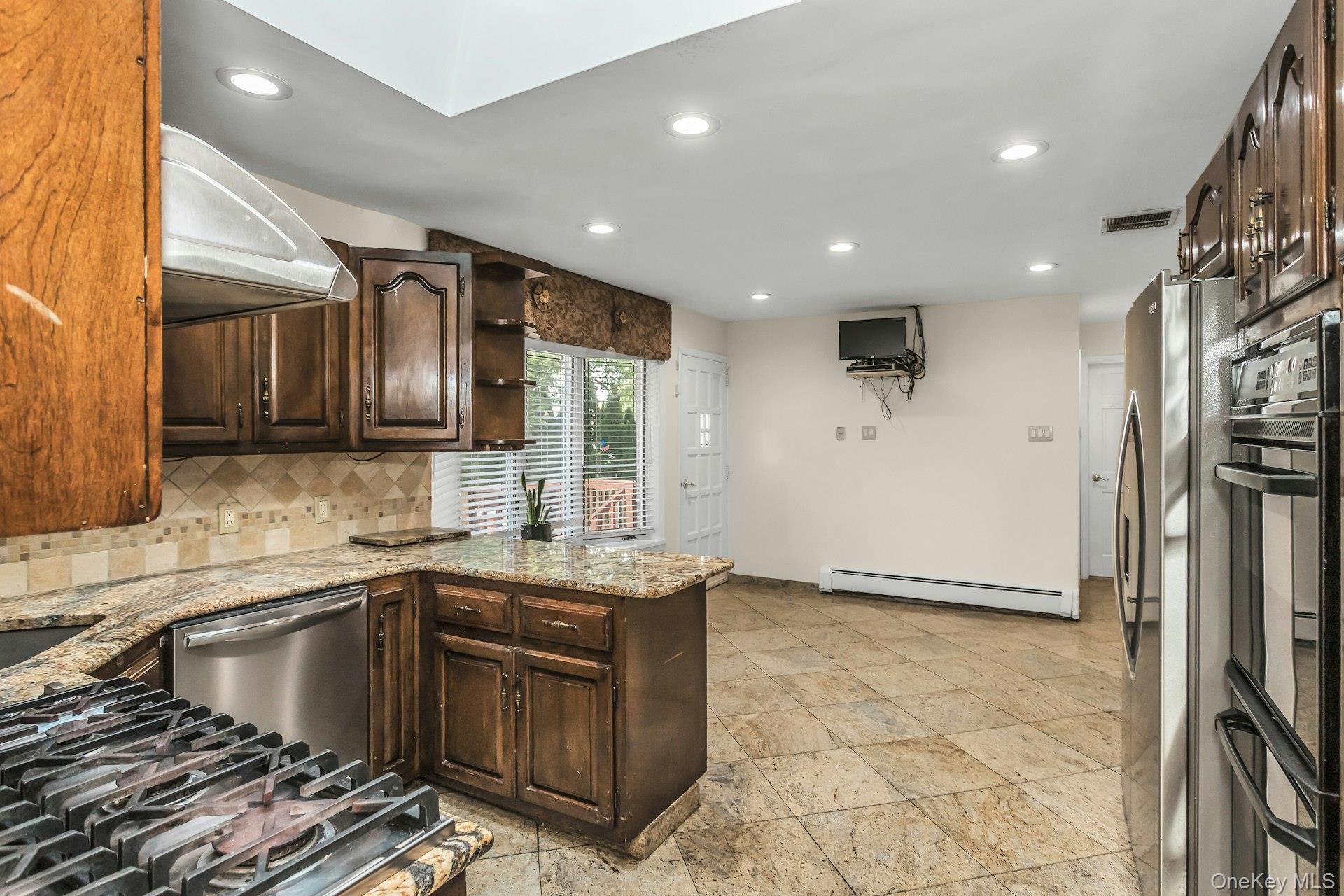 260 Oakridge Lane