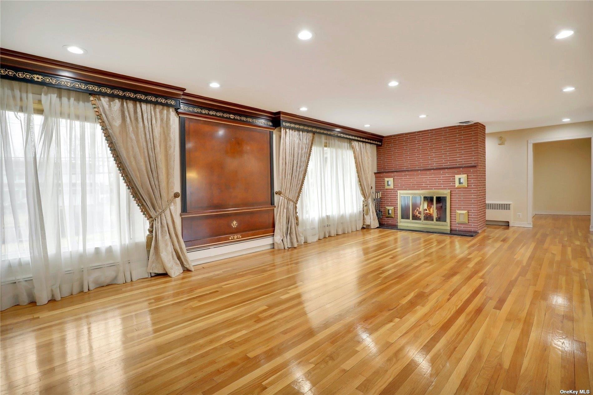 260 Oakridge Lane