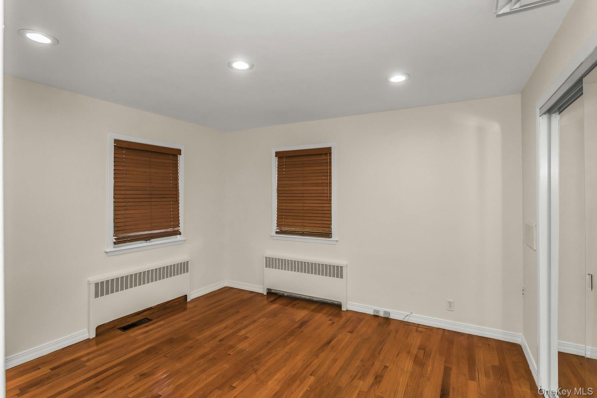 260 Oakridge Lane
