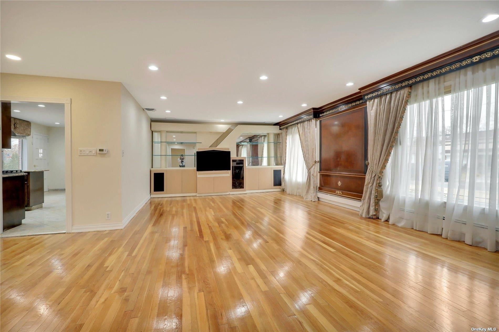 260 Oakridge Lane
