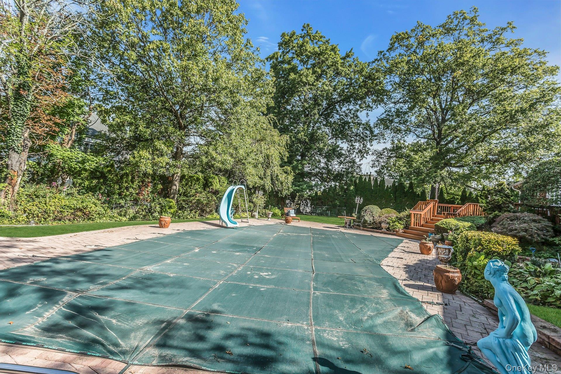 260 Oakridge Lane