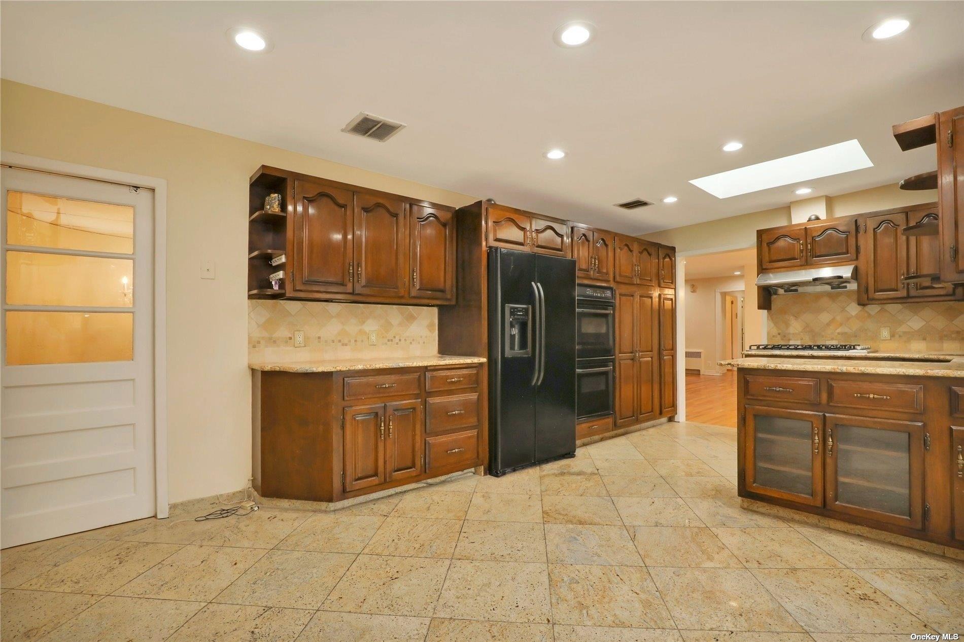 260 Oakridge Lane