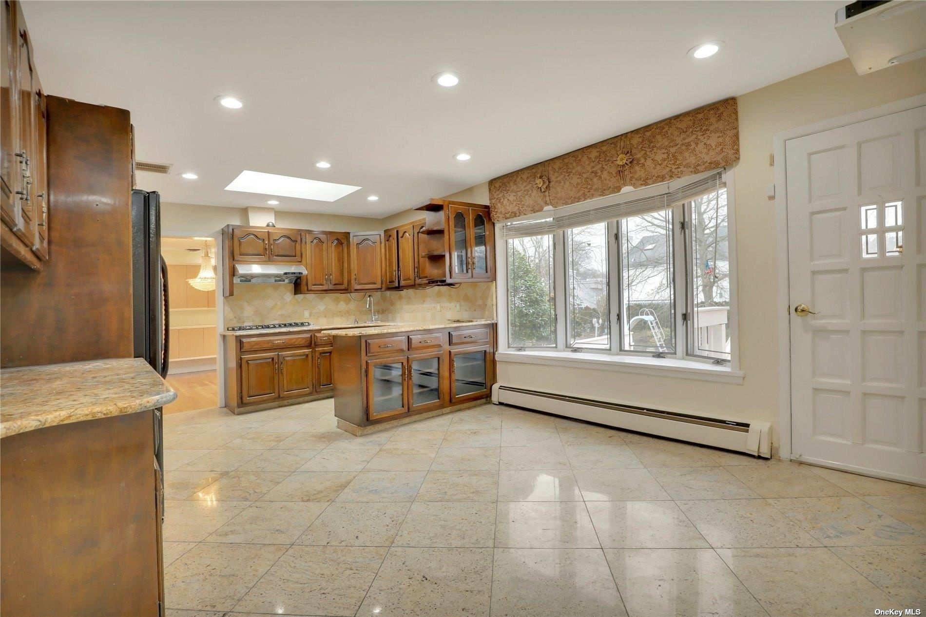 260 Oakridge Lane