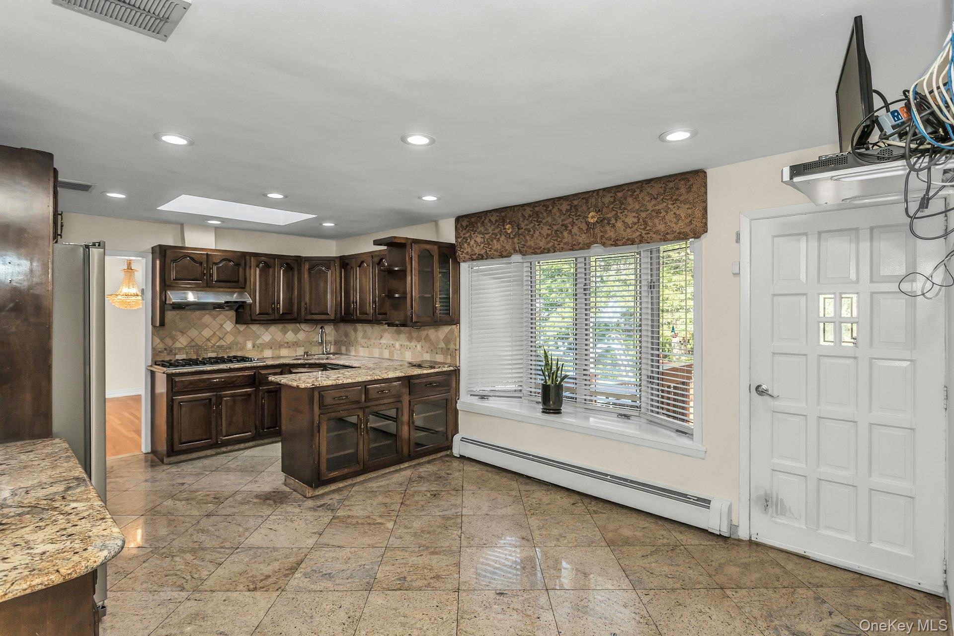 260 Oakridge Lane