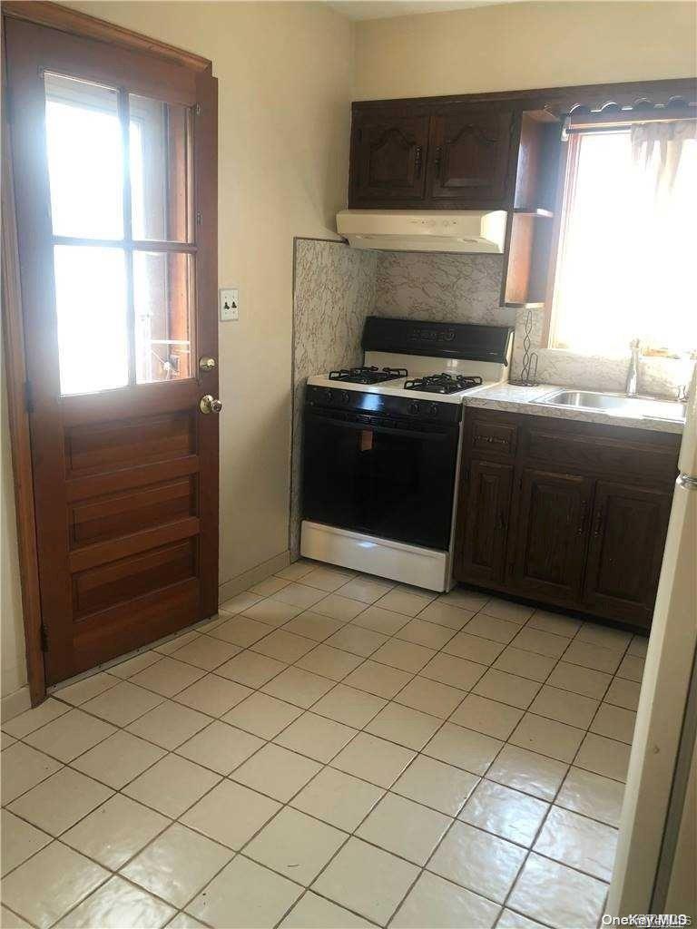 220 Pershing Parkway