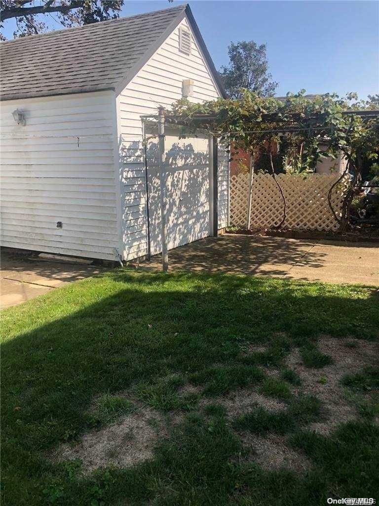 220 Pershing Parkway