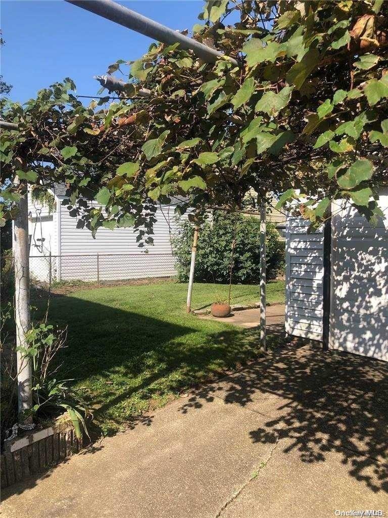 220 Pershing Parkway