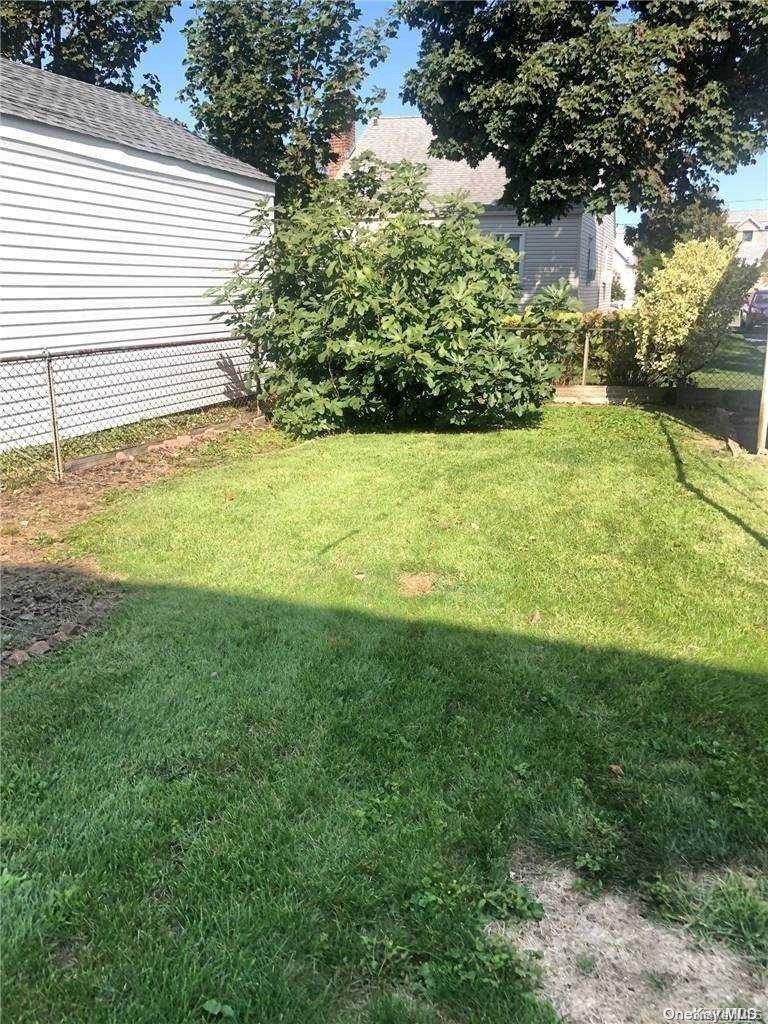 220 Pershing Parkway