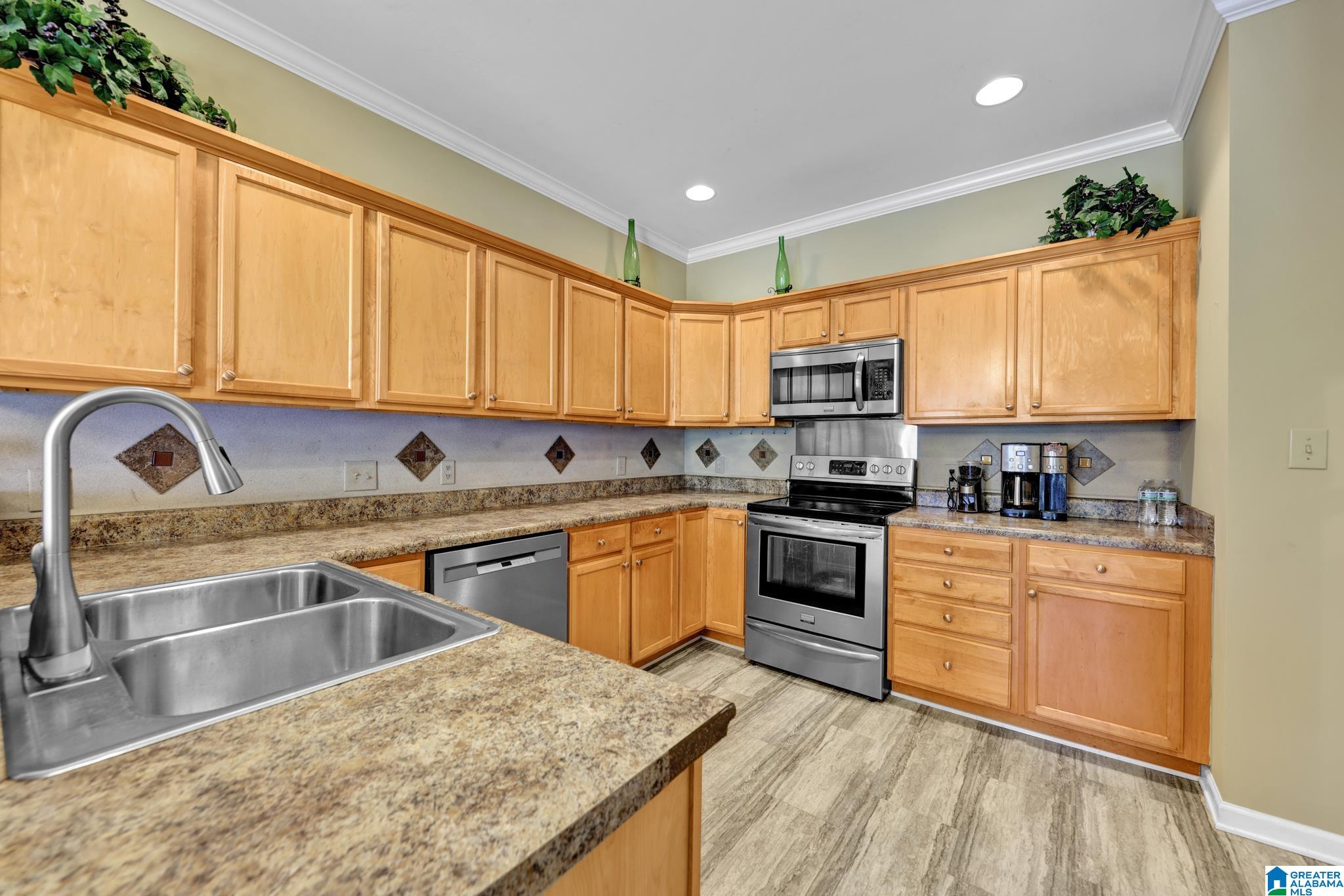6259 ANNE DRIVE