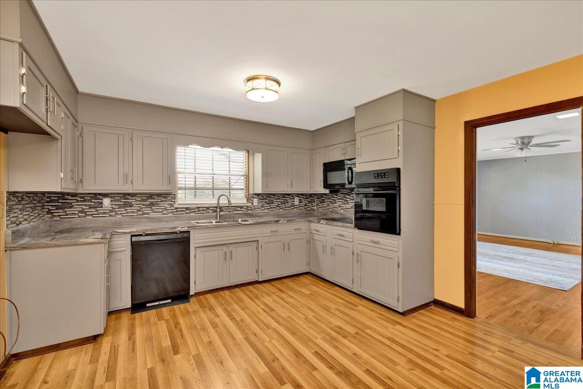 1055 BARCLAY DRIVE