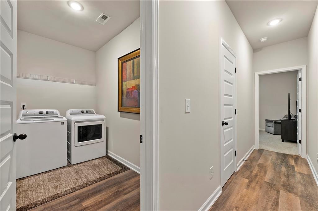 2570 Reynolds Road SW