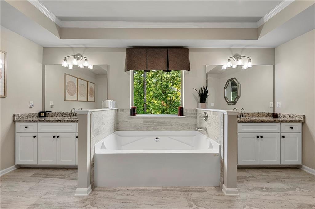 2570 Reynolds Road SW