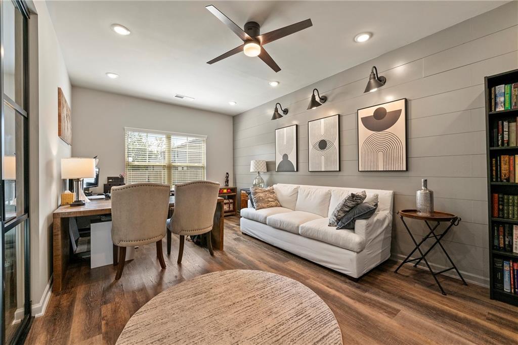 2570 Reynolds Road SW