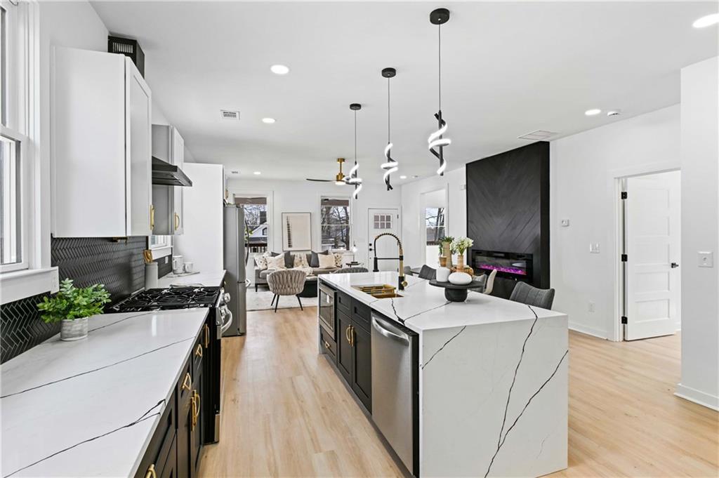 907 Oakhill Avenue SW