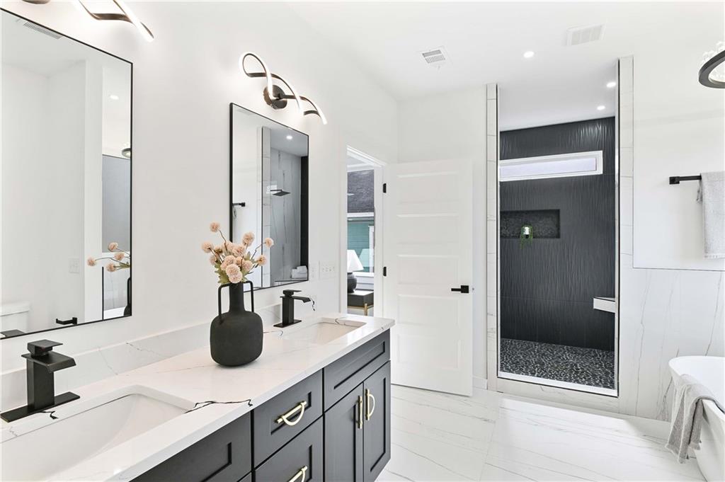 907 Oakhill Avenue SW