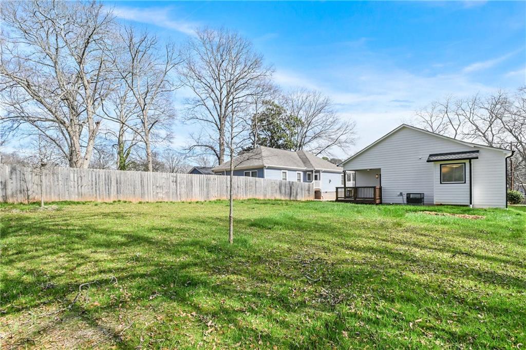 907 Oakhill Avenue SW