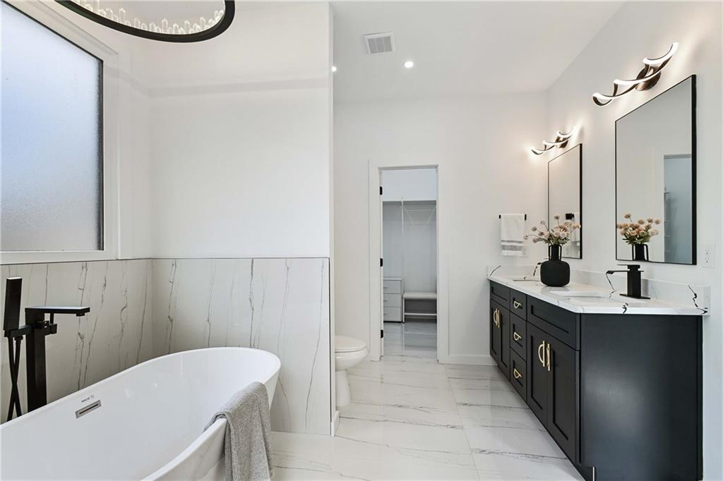 907 Oakhill Avenue SW