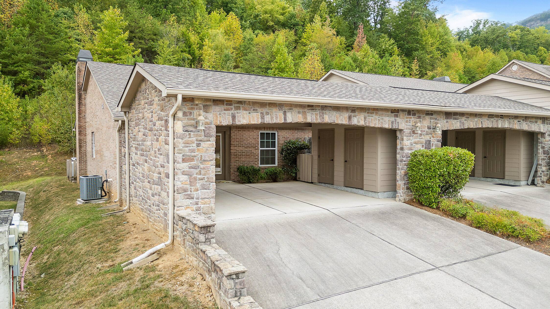 3616 Brass Lantern Way