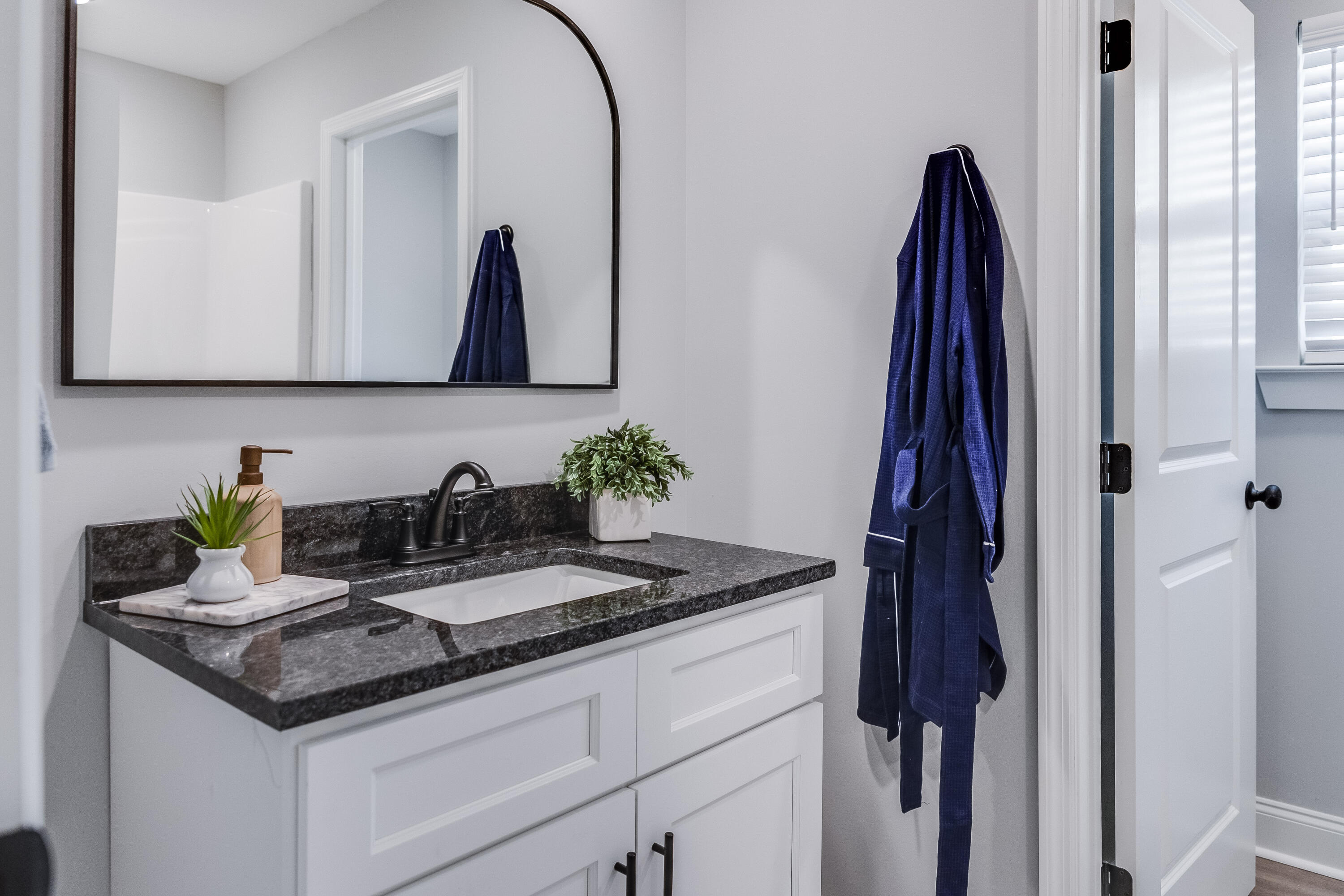 1011 Mountain View Drive