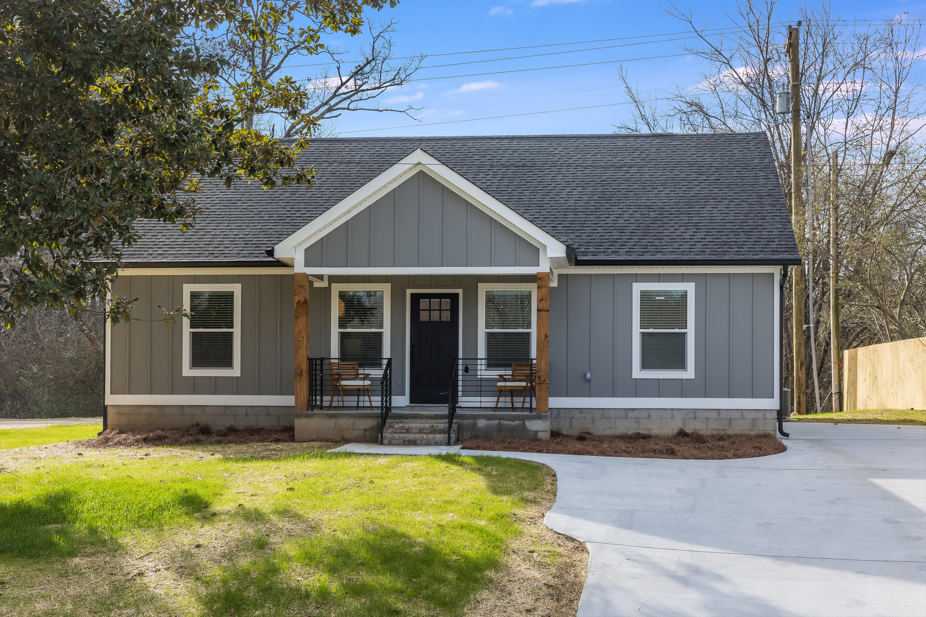 1011 Mountain View Drive