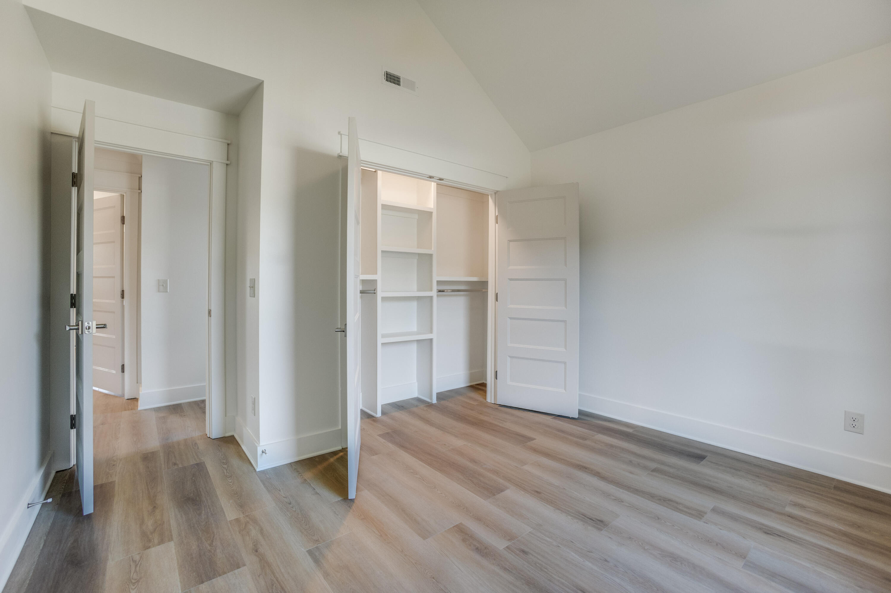 106 N Moss Ave Avenue