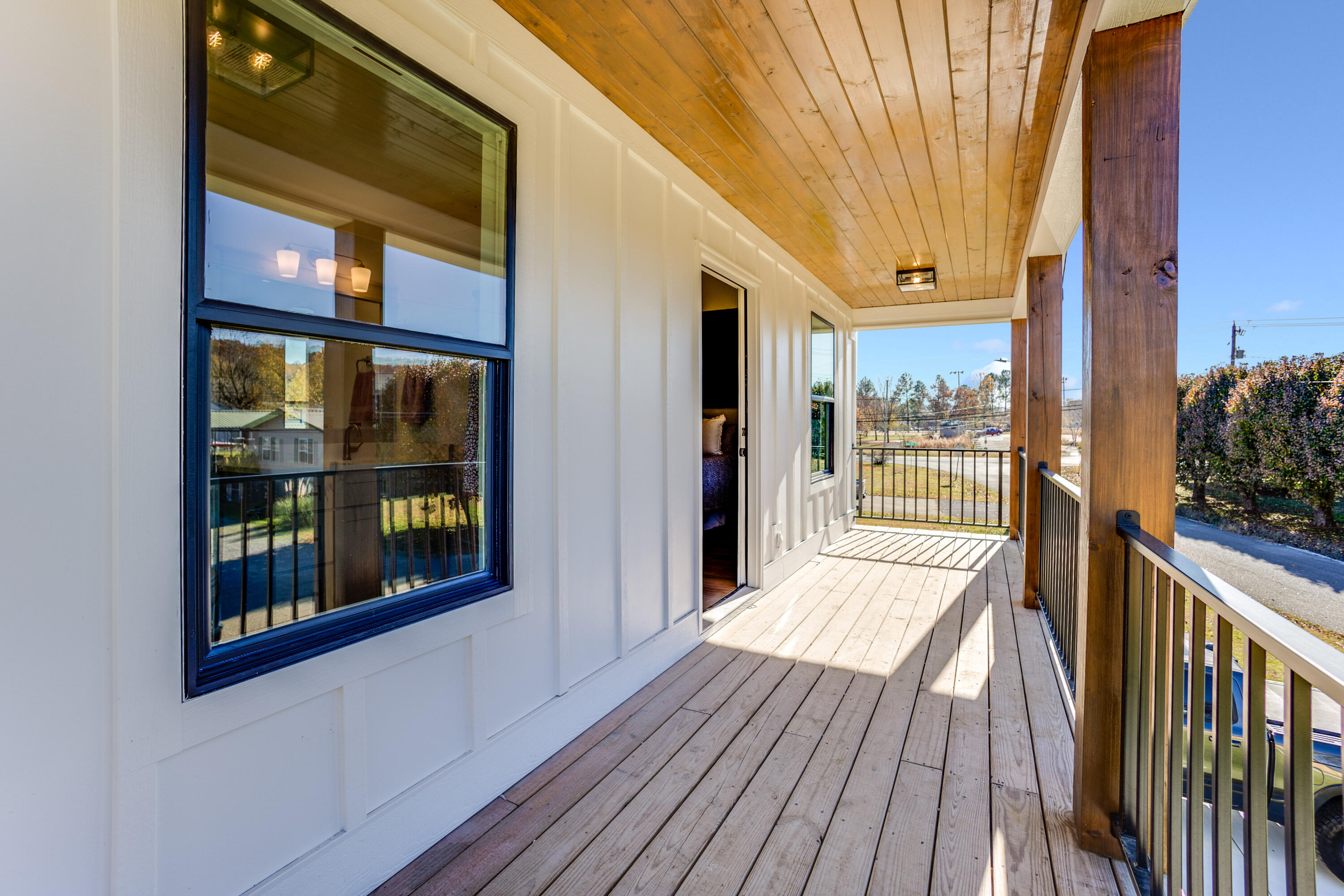 106 N Moss Ave Avenue