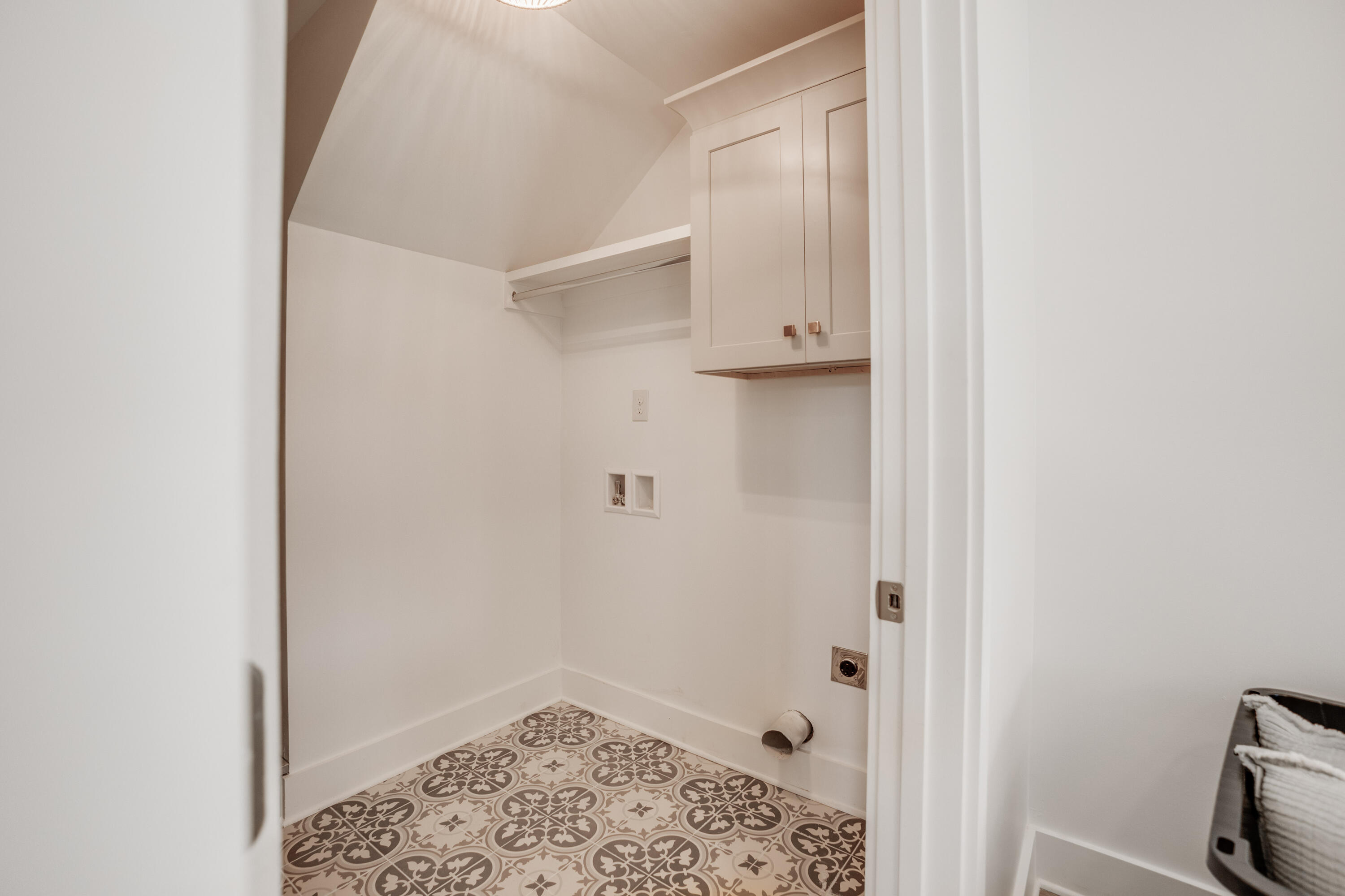 106 N Moss Ave Avenue