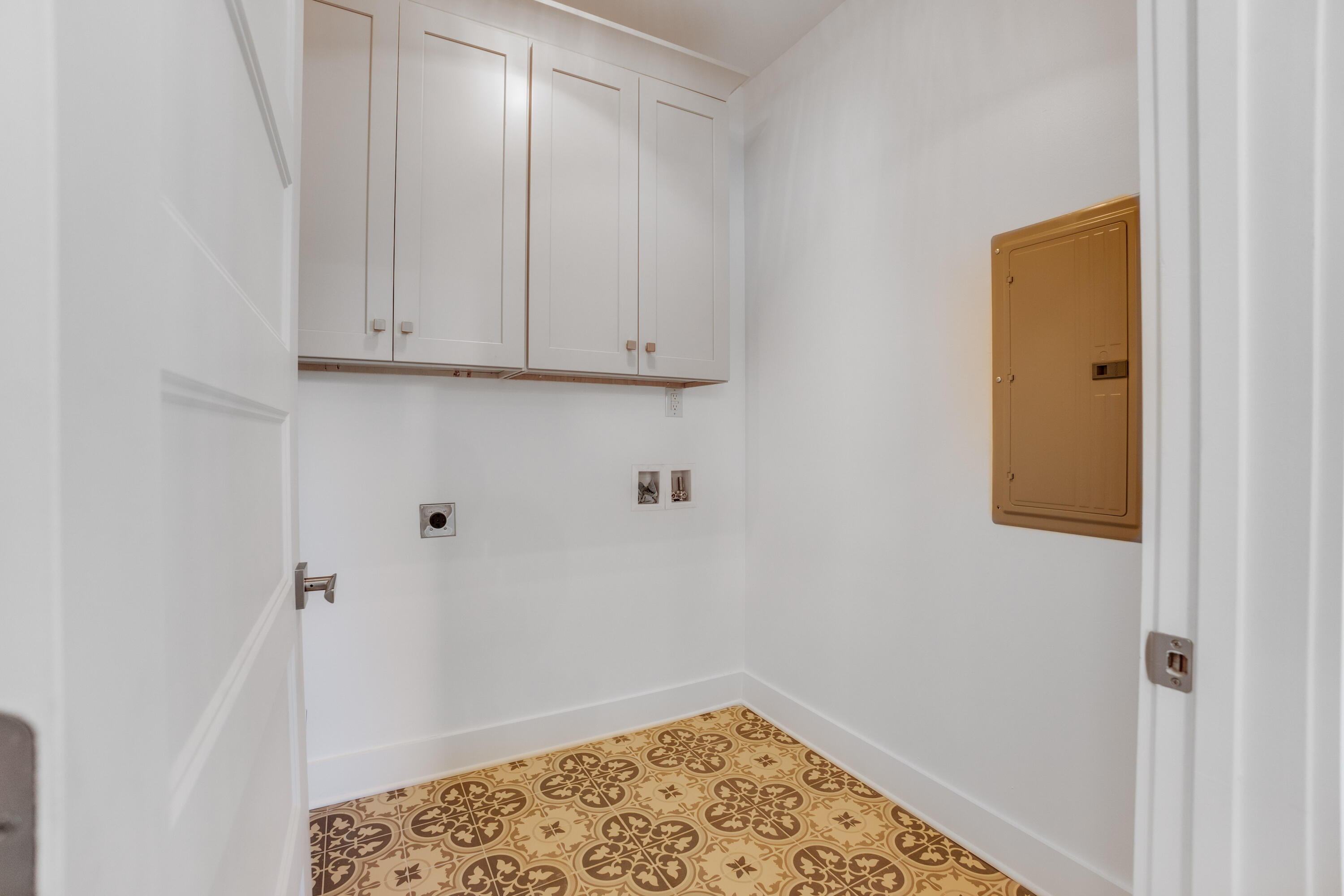 106 N Moss Ave Avenue