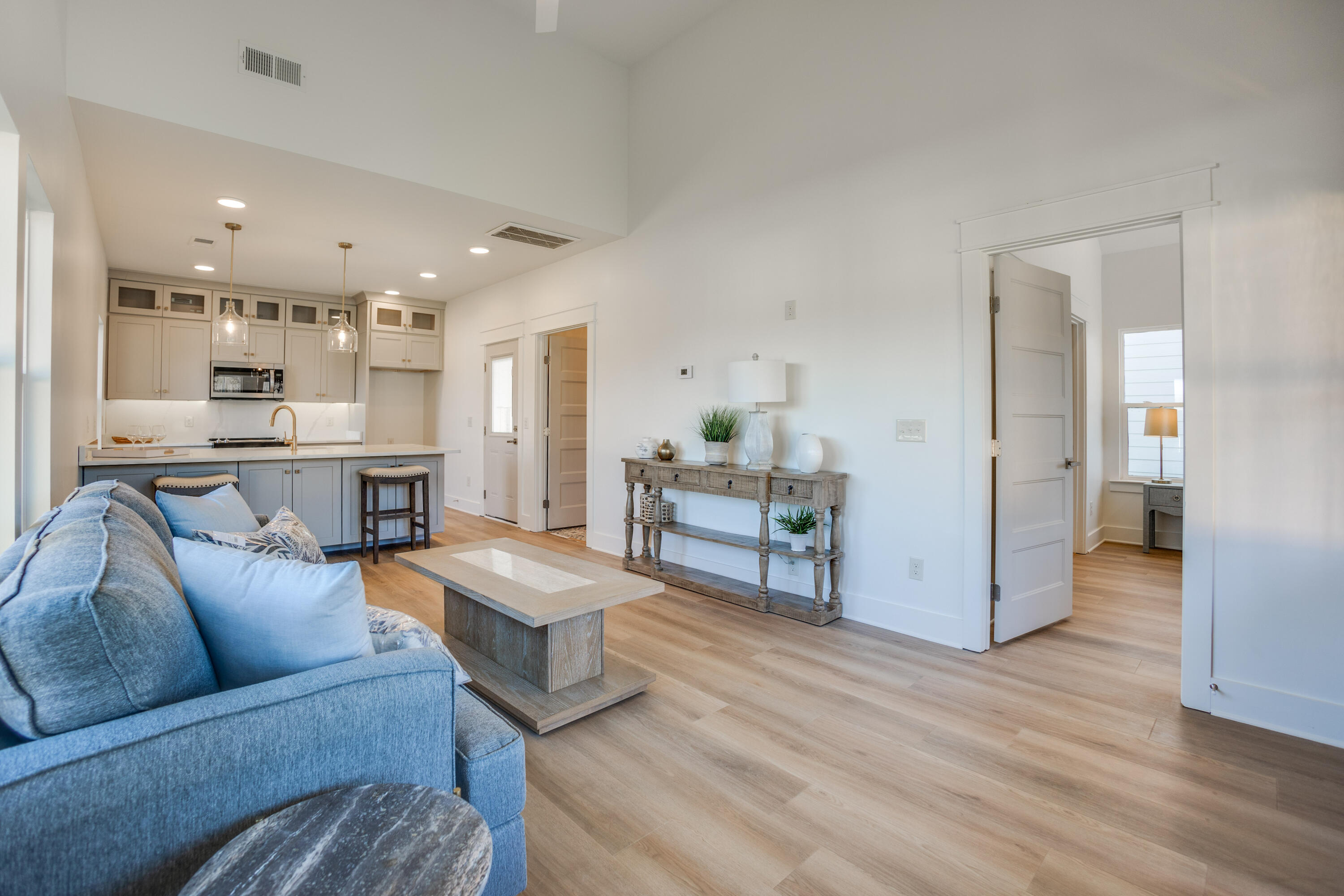 106 N Moss Ave Avenue