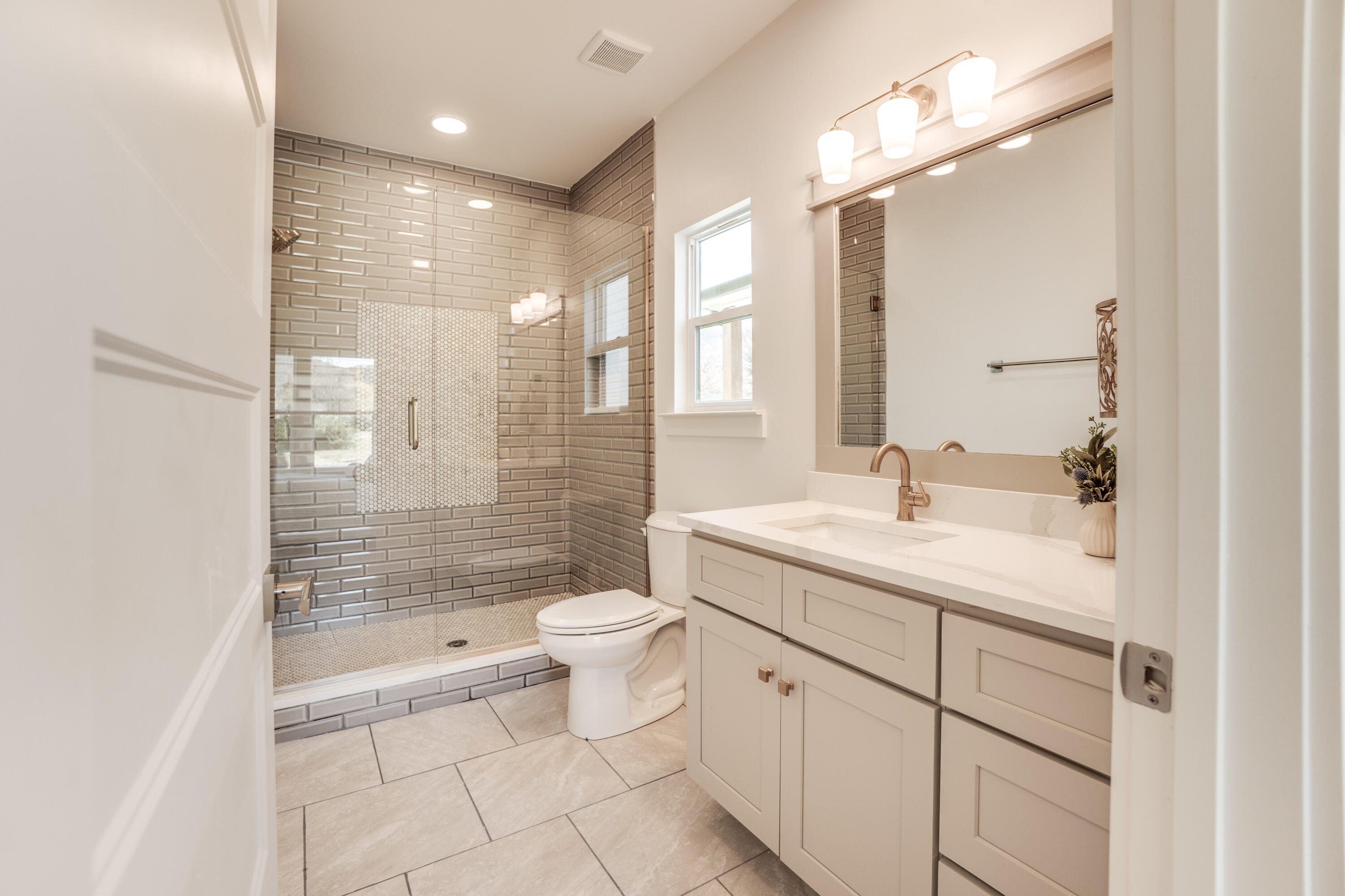 106 N Moss Ave Avenue